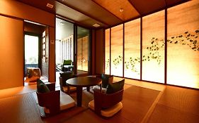 箱根藍瑠旅館